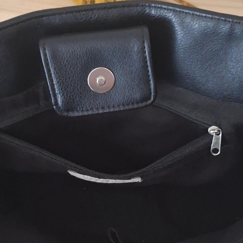 Kenneth Cole Tote - Picture 4 of 11